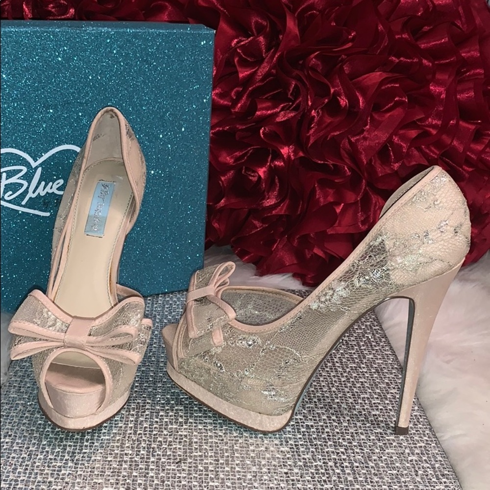 Betsy Johnson Vail peep toe platform pump
